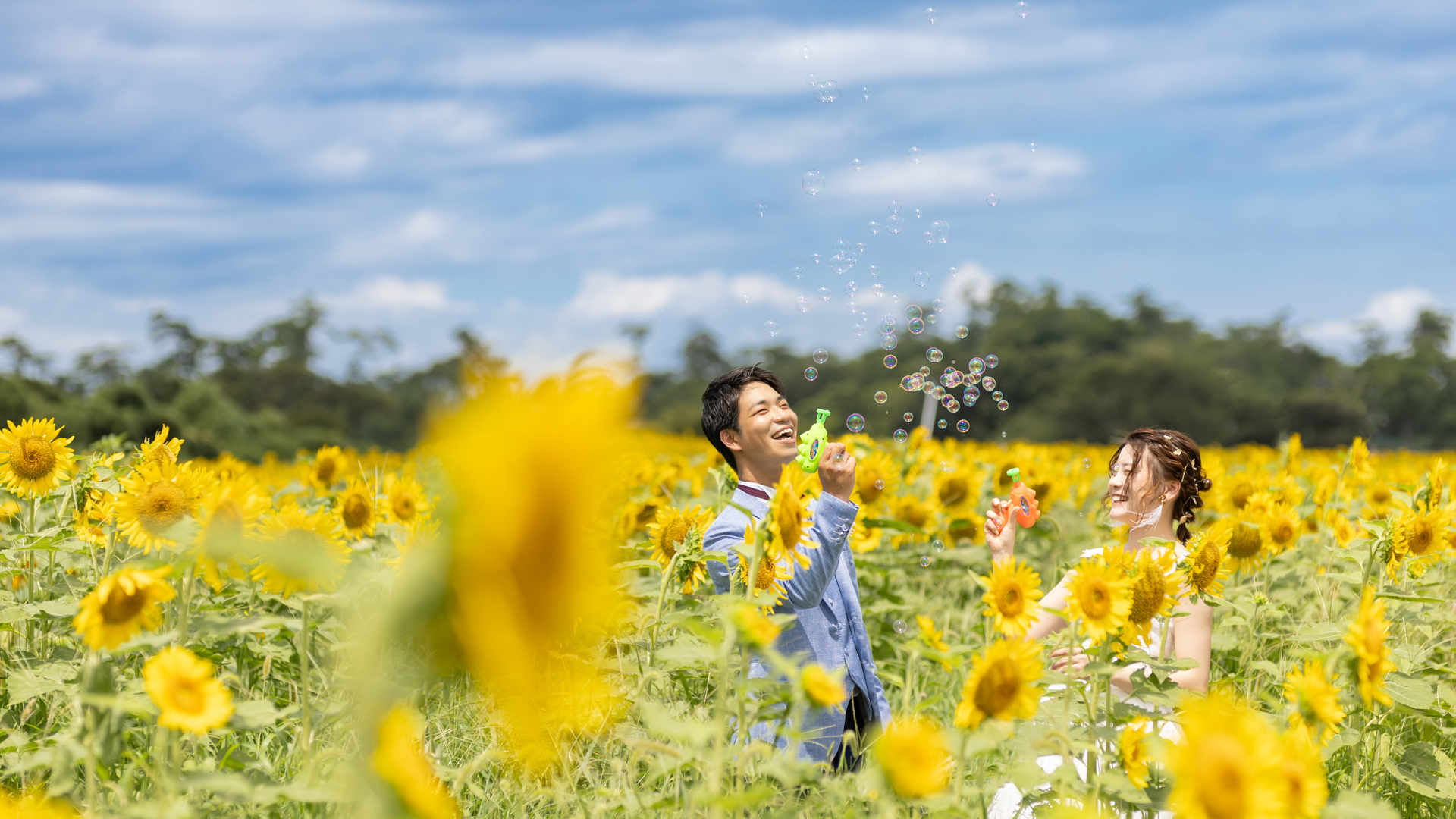 大分のひまわり畑で撮影する夏のフォトウエディング