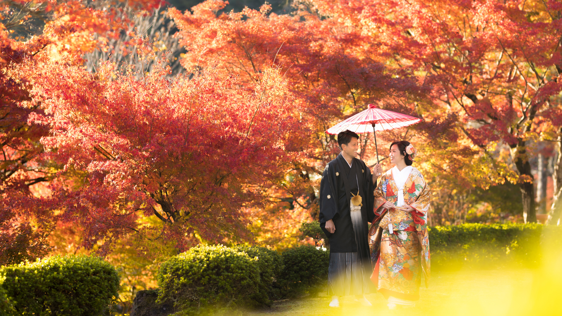 フォトスタジオパッションが撮影した大分の美しい紅葉ロケの和装フォトウェディング