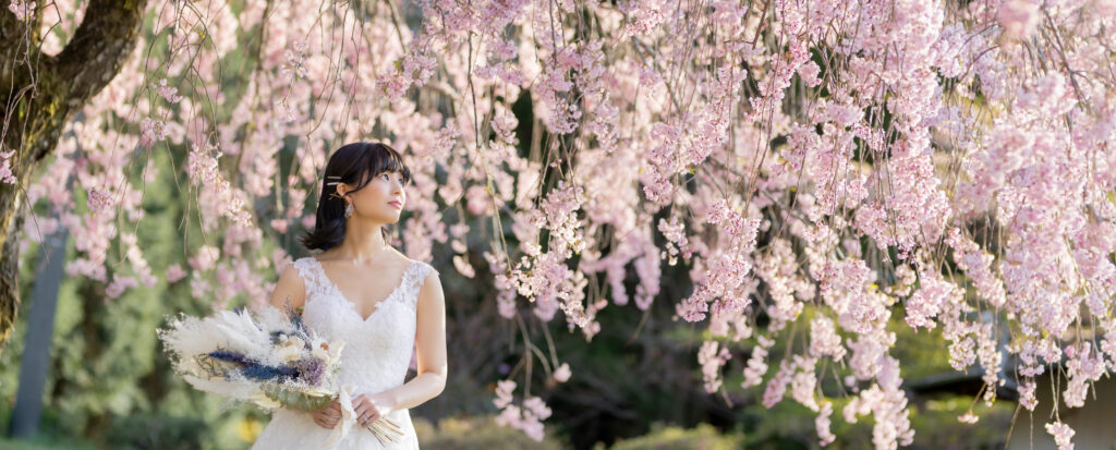 野津原さくら園の満開の枝垂れ桜の下で、ウエディングドレス姿の花嫁を撮影した大分のフォトウエディング




  









ChatGPT は間違えることがあります。重要な情報は確認してください。