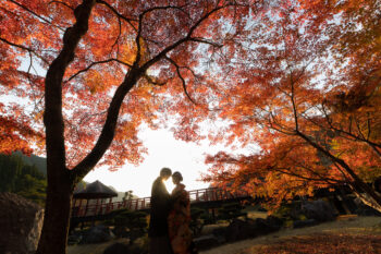 大分で紅葉前撮りなら渓石園｜和装と夕陽が彩る一枚：サムネイル